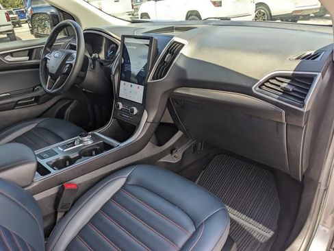 Used 2022 Ford Edge SEL w/ Sport Appearance Package AWD/4WD image 14