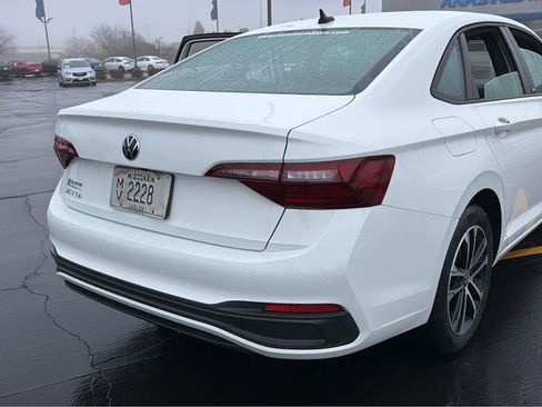 Used 2024 Volkswagen Jetta Sport image 14