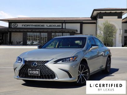Certified 2025 Lexus ES 350 w/ Premium Package