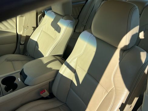 Used 2019 Ford Taurus SEL w/ Equipment Group 201A image 10