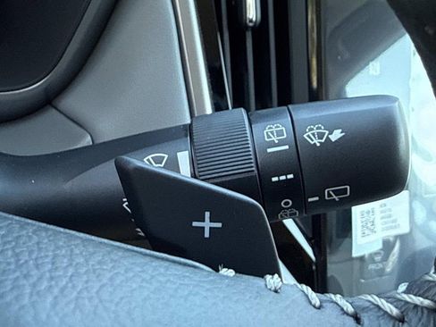 New 2025 Subaru Outback Limited image 35