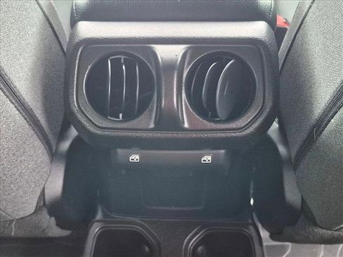 Used 2024 Jeep Wrangler Unlimited Sport AWD/4WD image 16