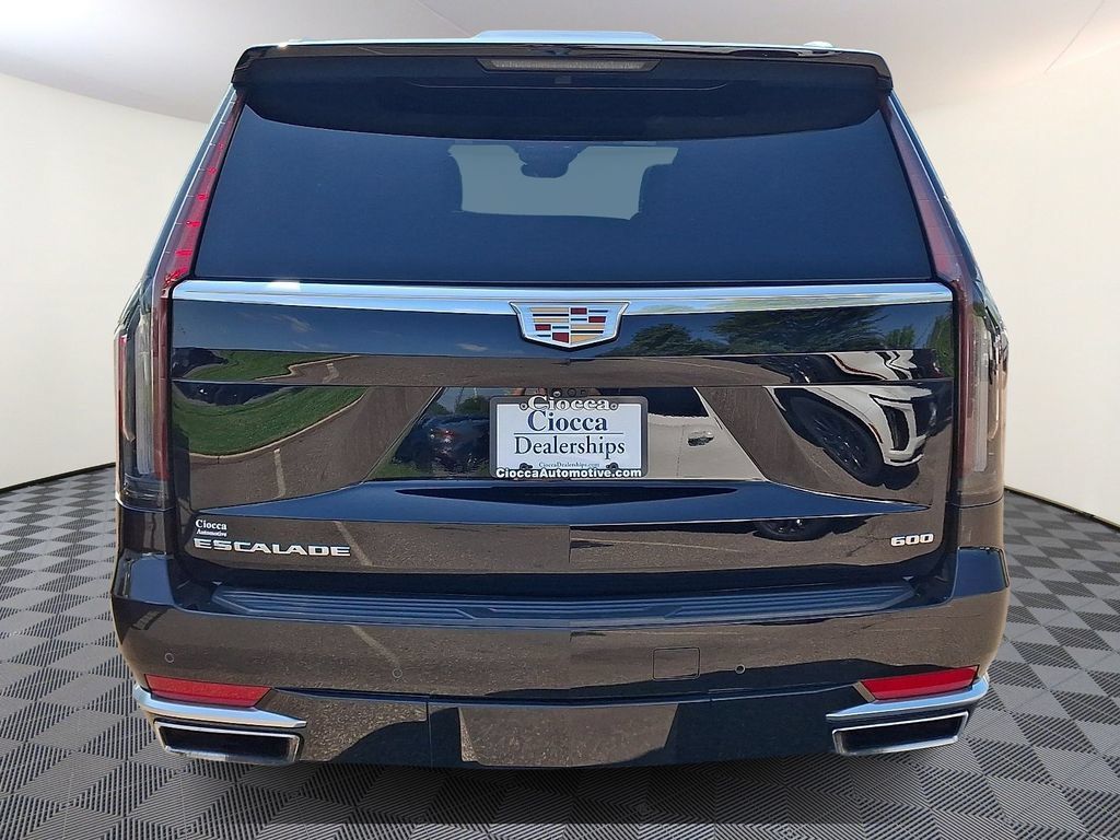 Used 2024 Cadillac Escalade Premium Luxury w/ Performance Package AWD/4WD image 5