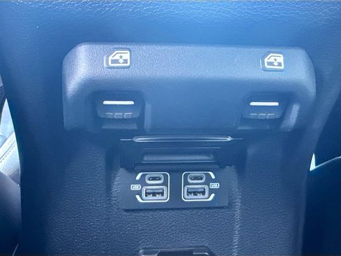 Used 2022 Jeep Wrangler Unlimited Sahara w/ Cold Weather Group AWD/4WD image 29