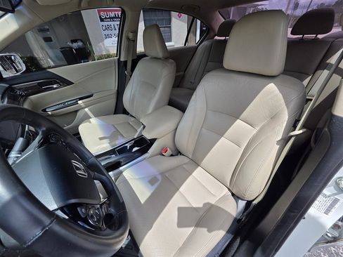 Used 2017 Honda Accord EX-L image 18