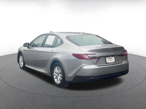 Used 2025 Toyota Camry LE image 11