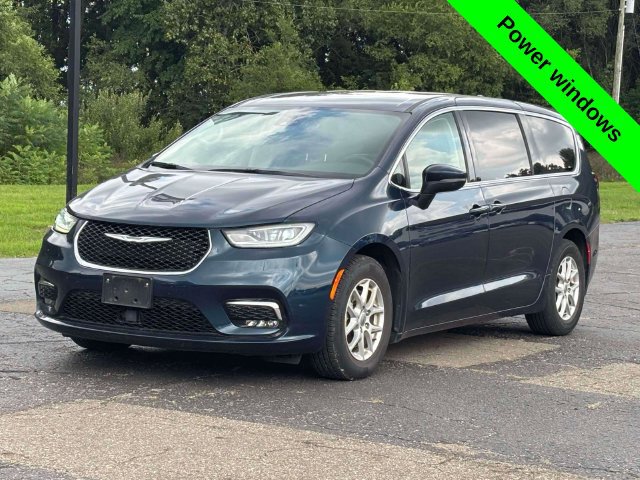 Used 2023 Chrysler Pacifica Touring-L FWD image 29