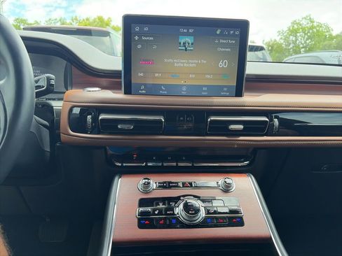 Used 2023 Lincoln Aviator Reserve w/ Equipment Group 201A AWD/4WD image 19