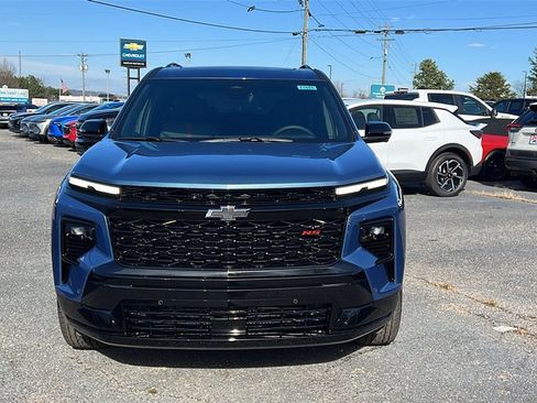 New 2026 Chevrolet Traverse RS w/ LPO, Floor Liner Package image 2