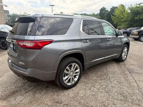 Used 2021 Chevrolet Traverse High Country w/ LPO, Floor Liner Package AWD/4WD image 38