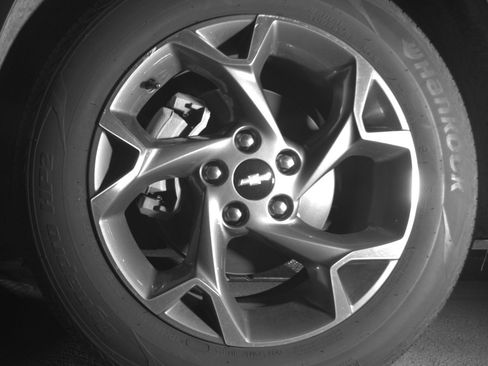 Used 2025 Chevrolet Trax LT FWD image 12