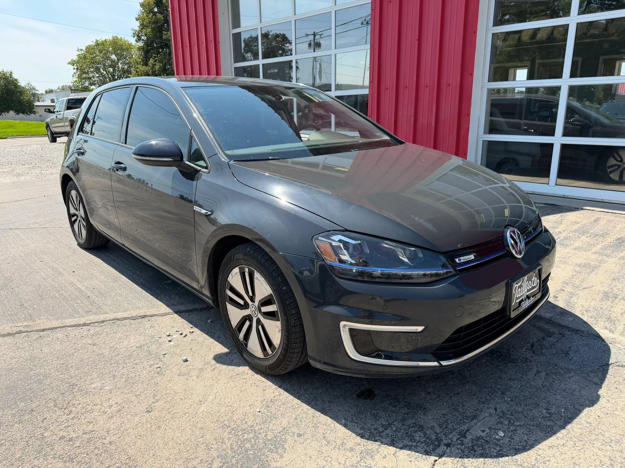 Used 2015 Volkswagen e-Golf SEL Premium FWD image 2