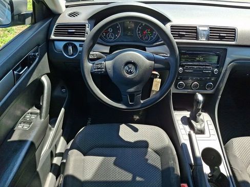 Used 2012 Volkswagen Passat 2.5 S FWD image 11