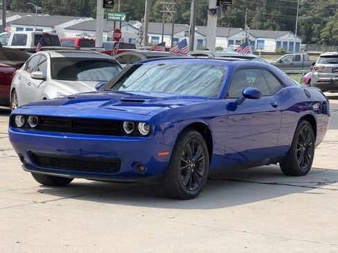 Used 2022 Dodge Challenger SXT w/ Driver Convenience Group AWD/4WD image 3