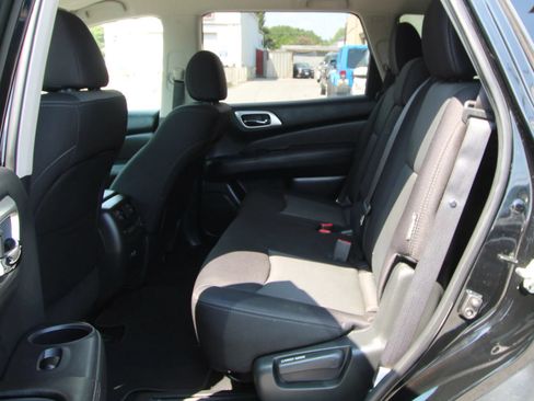 Used 2020 Nissan Pathfinder SV FWD image 11
