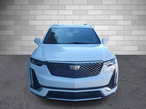 New 2025 Cadillac XT6 Luxury image 8