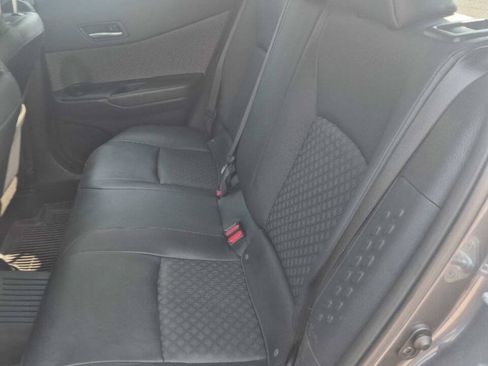 Used 2021 Toyota C-HR Limited FWD image 11