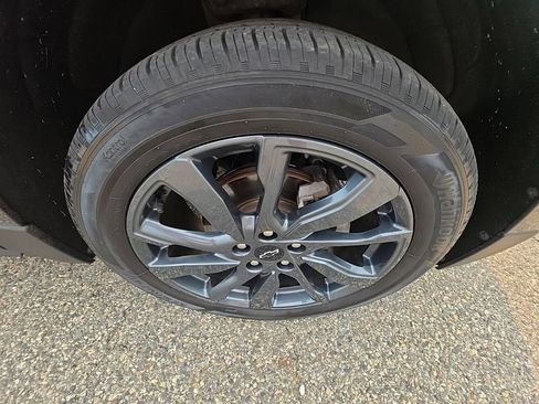 Used 2023 Chevrolet Equinox RS AWD/4WD image 32