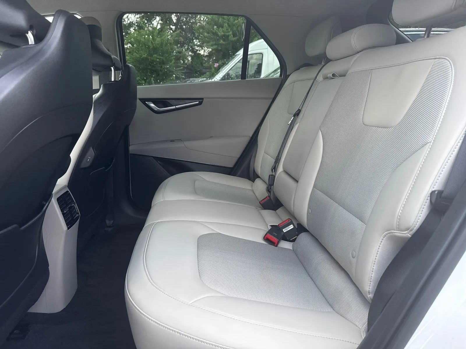 Used 2023 Kia Niro Wind FWD image 12