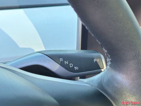 Used 2025 Tesla Model Y Performance AWD/4WD image 24