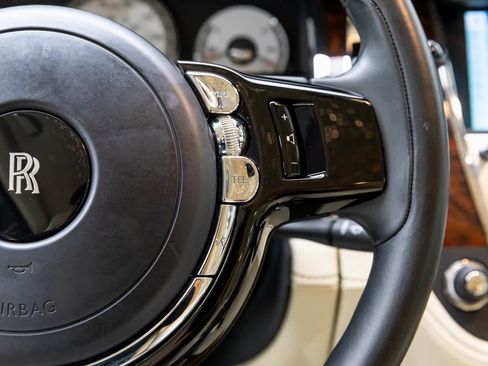 Used 2016 Rolls-Royce Wraith image 27