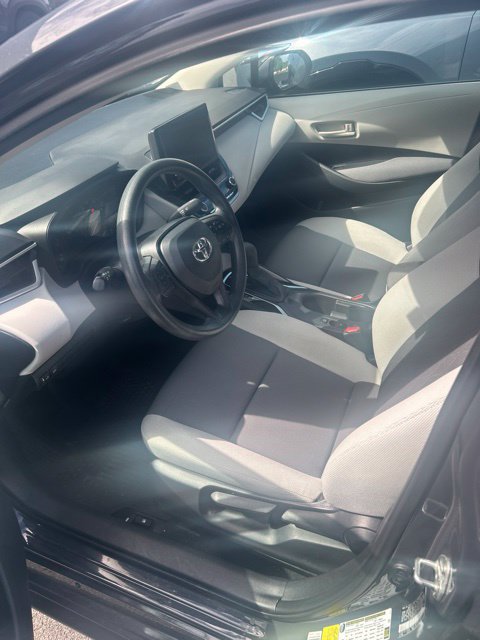 Used 2023 Toyota Corolla LE FWD image 3