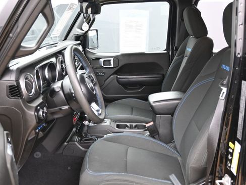 Used 2023 Jeep Wrangler Unlimited Rubicon 4xe AWD/4WD image 15