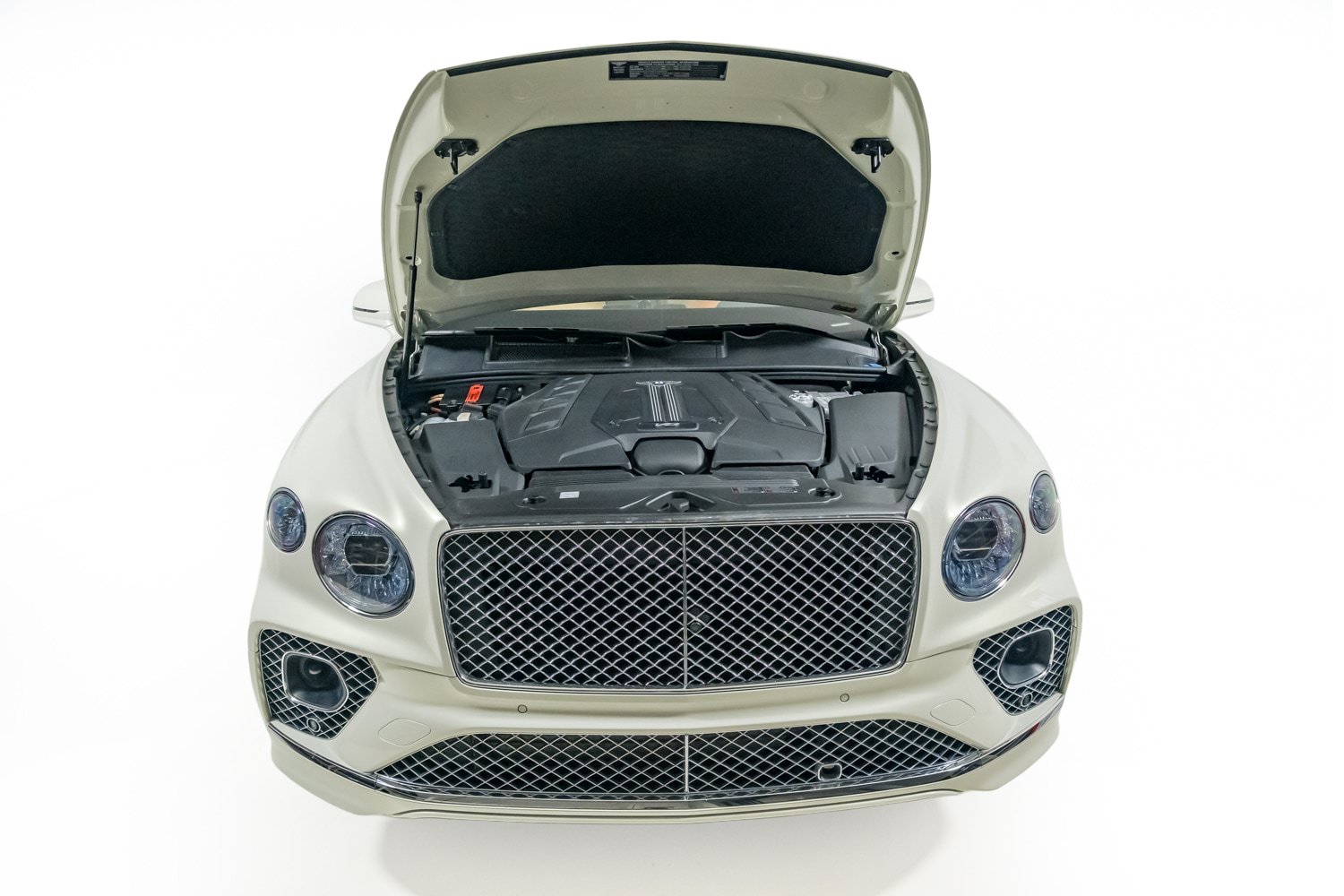 Used 2023 Bentley Bentayga AWD/4WD image 40