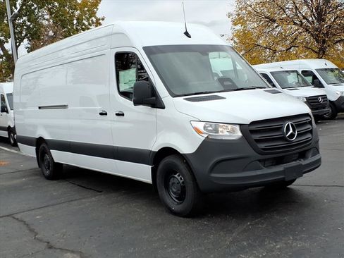 New 2025 Mercedes-Benz Sprinter 2500 image 9