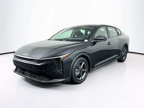 Used 2025 Kia K4 FWD image 3