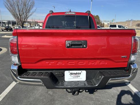 Used 2022 Toyota Tacoma TRD Off-Road image 9