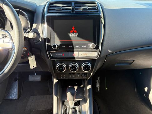 Used 2025 Mitsubishi Outlander Sport LE image 15