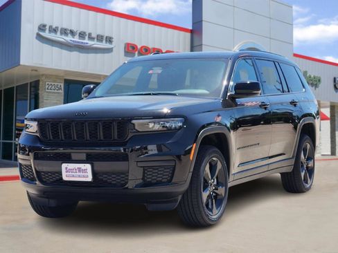 New 2025 Jeep Grand Cherokee L Altitude image 2