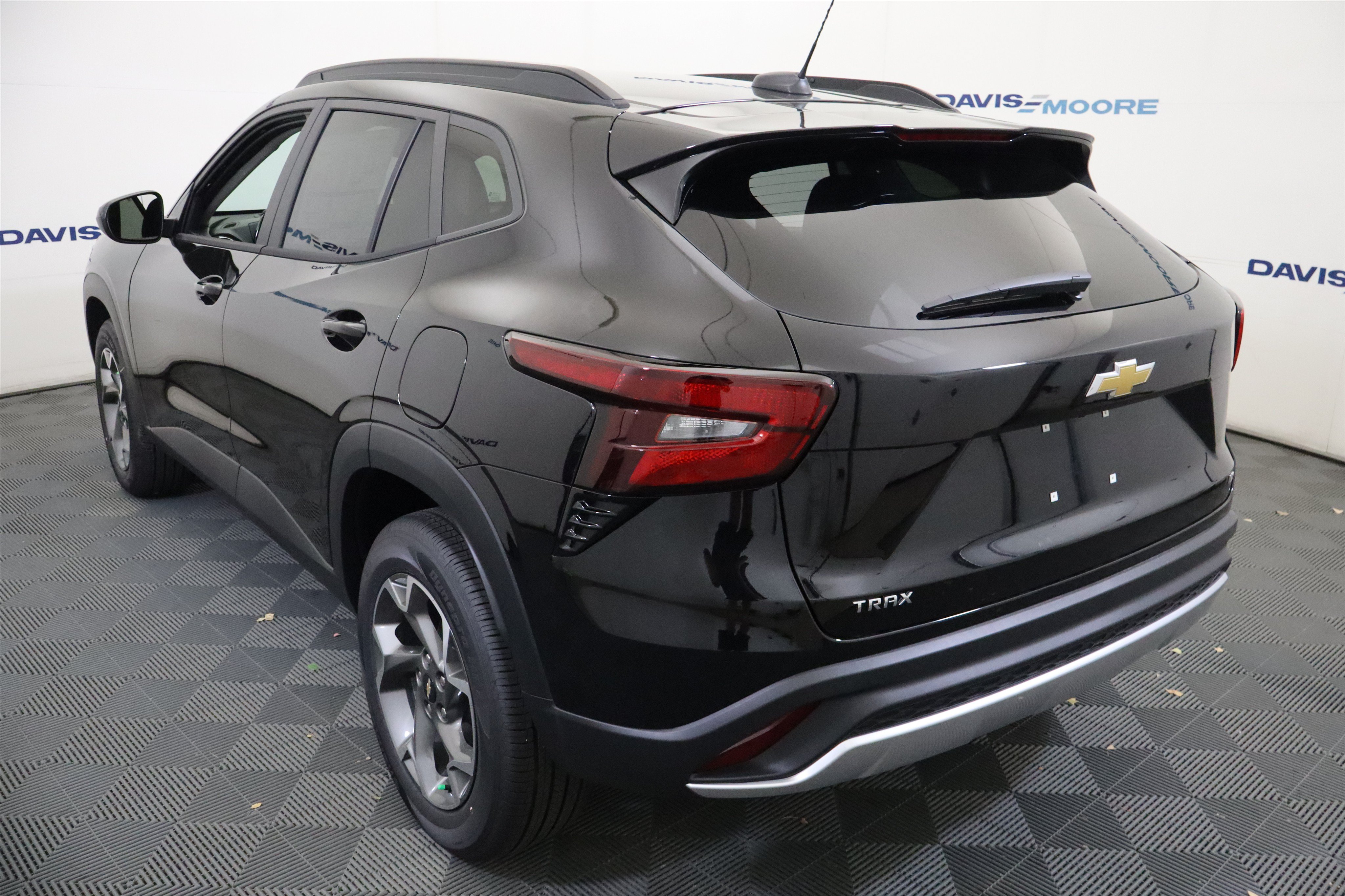 New 2026 Chevrolet Trax LT w/ LT Convenience Package FWD image 10