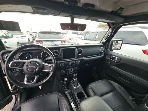 Used 2021 Jeep Wrangler Unlimited Sahara AWD/4WD image 7