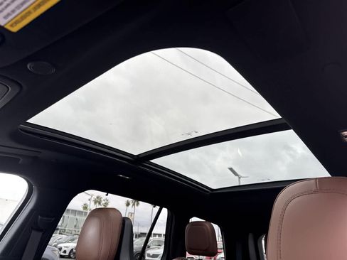 Used 2023 Lincoln Aviator Reserve w/ Equipment Group 201A image 8