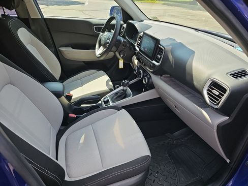Used 2023 Hyundai Venue SEL FWD image 10