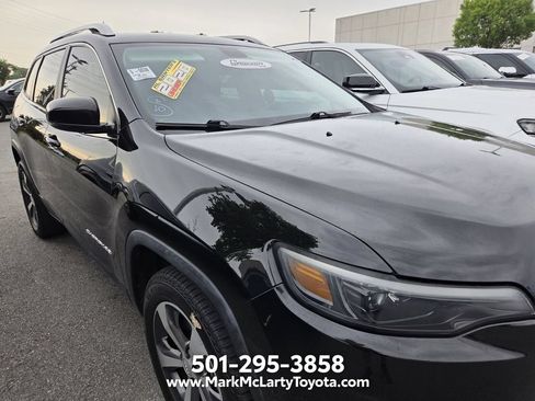 Used 2019 Jeep Cherokee Limited AWD/4WD image 4