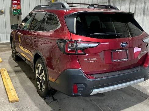 Used 2020 Subaru Outback Limited image 3