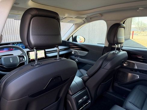 New 2026 Lincoln Nautilus Reserve image 18