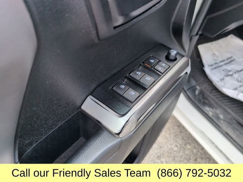 Used 2023 Toyota Tacoma SR5 AWD/4WD image 14