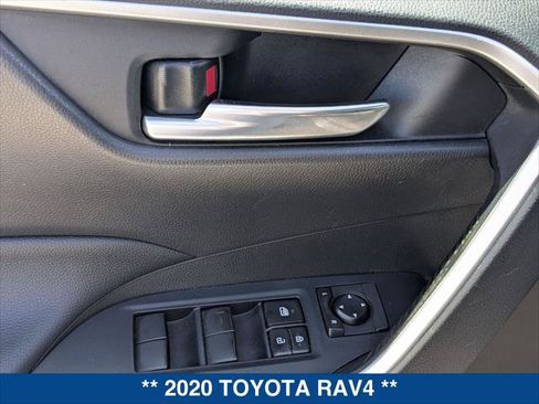 Used 2020 Toyota RAV4 XLE w/ Convenience Package FWD image 11