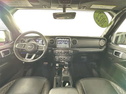 Used 2022 Jeep Wrangler Unlimited Sahara image 3