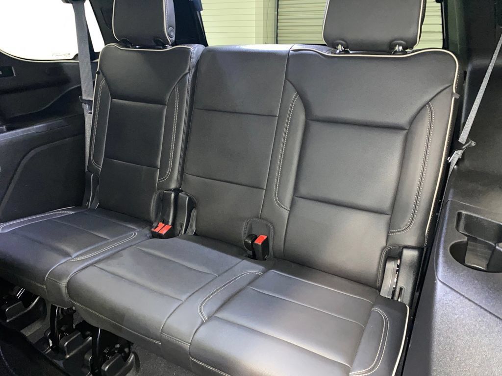 Used 2022 GMC Yukon SLT w/ SLT Premium Package AWD/4WD image 17