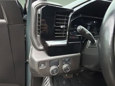 Used 2025 Chevrolet Silverado 1500 LT RWD image 23