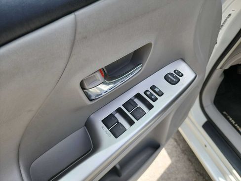 Used 2015 Toyota Prius V Four FWD image 18