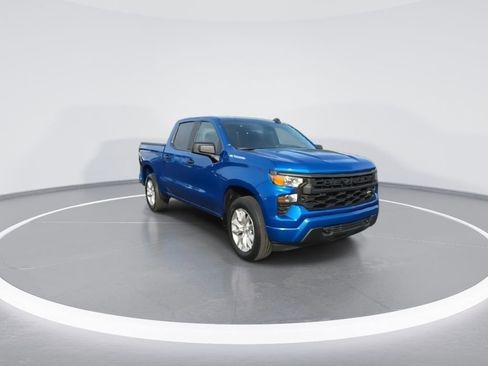 Used 2023 Chevrolet Silverado 1500 Custom image 2