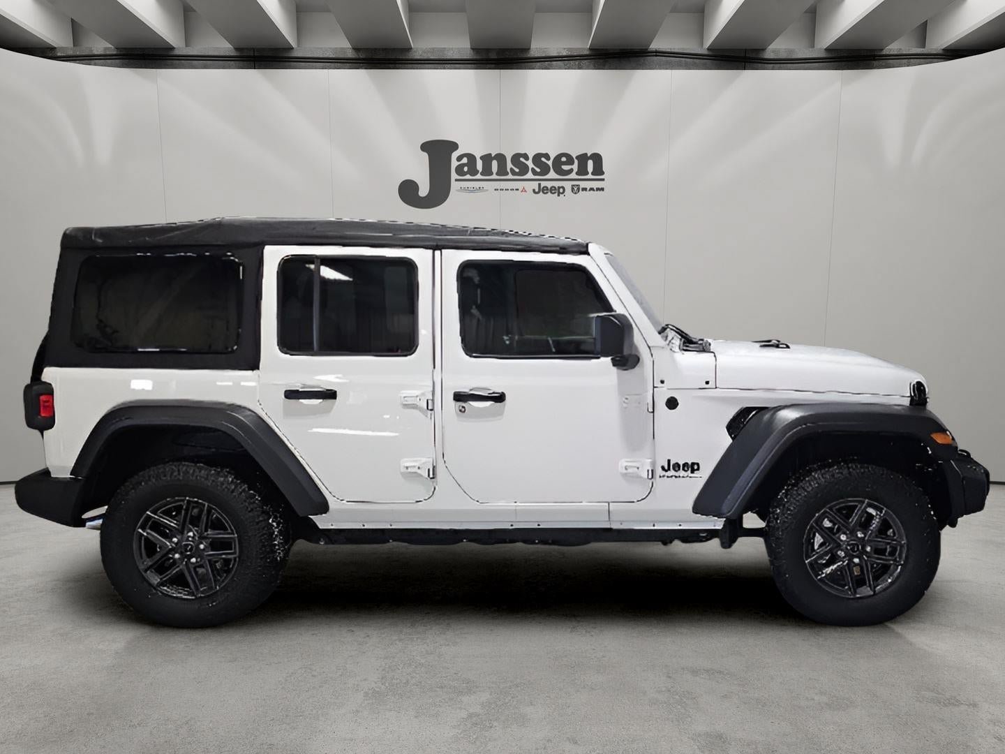 Used 2025 Jeep Wrangler Unlimited Sport AWD/4WD image 4