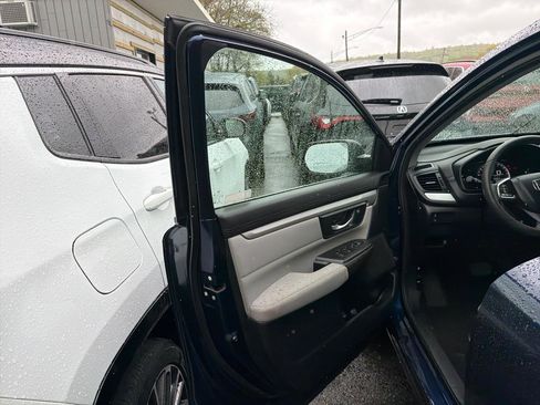 Used 2018 Honda CR-V LX image 15