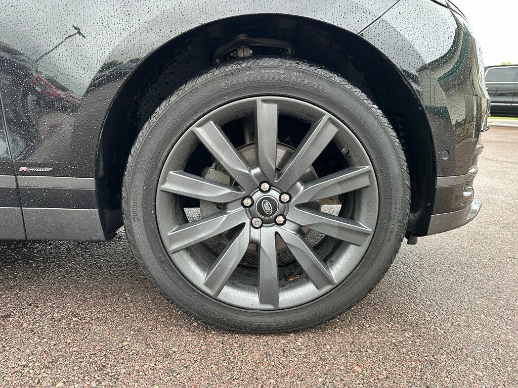 Used 2018 Land Rover Range Rover Velar R-Dynamic SE AWD/4WD image 39